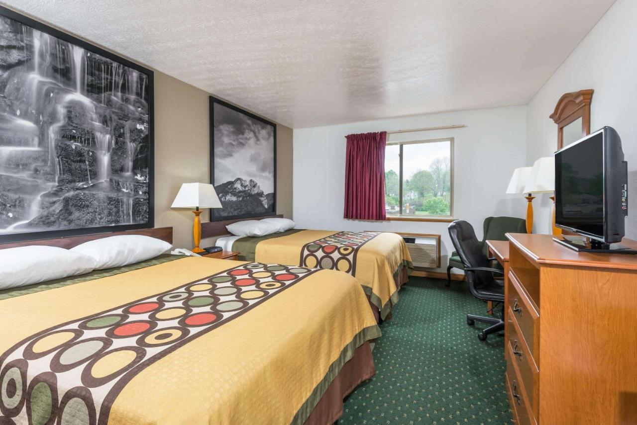 Hotel Super 8 By Wyndham Fairmont Zewnętrze zdjęcie