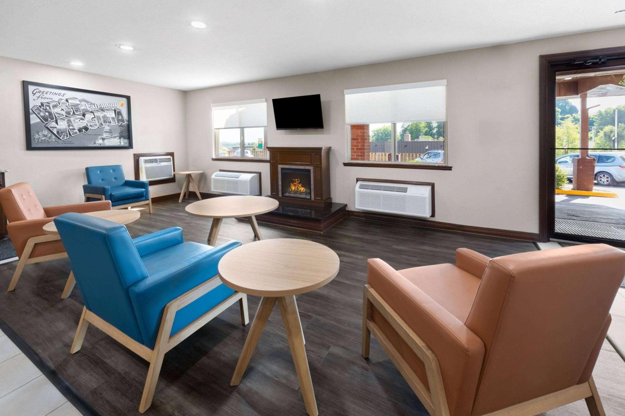 Hotel Super 8 By Wyndham Fairmont Zewnętrze zdjęcie