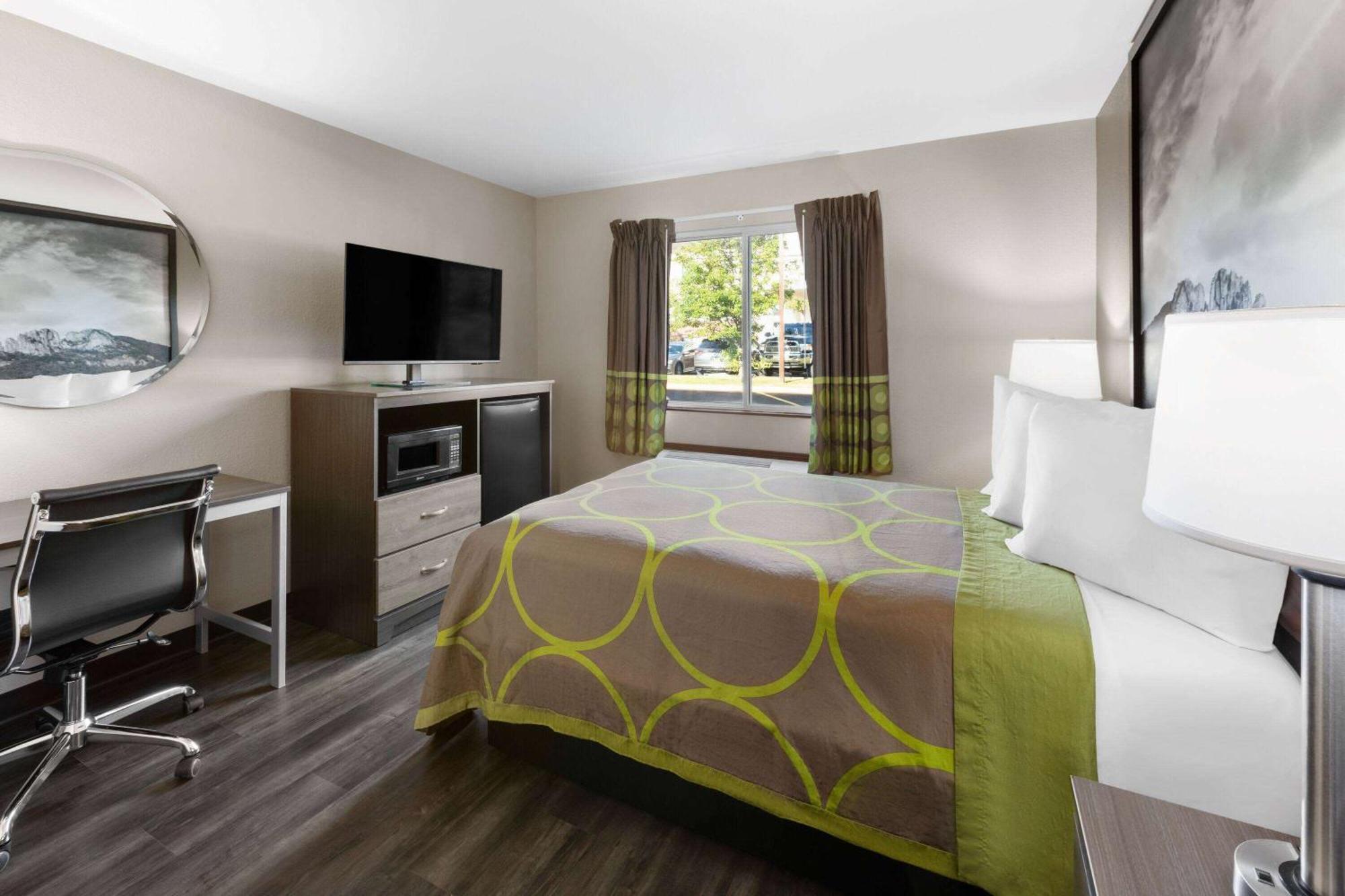 Hotel Super 8 By Wyndham Fairmont Zewnętrze zdjęcie